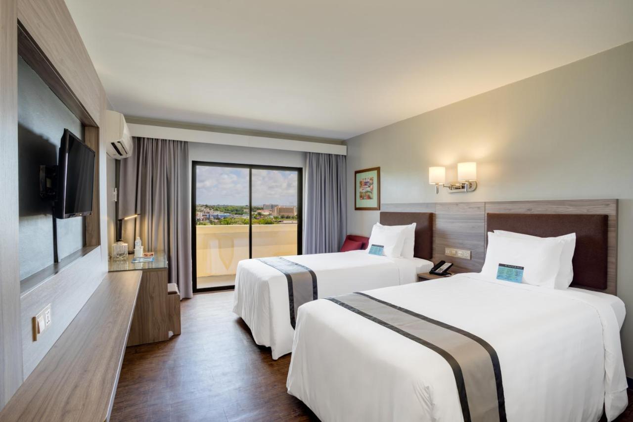Guam Plaza Resort Тьюмон Екстер'єр фото